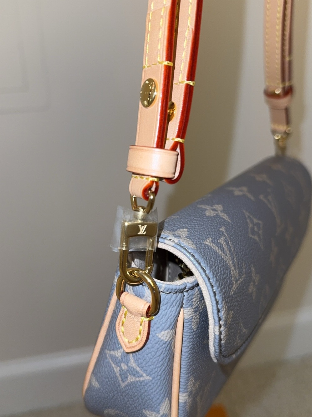 Louis Vuitton Ivy Wallet On Chain Trianon Gray M12778 - Picture 3 of 16